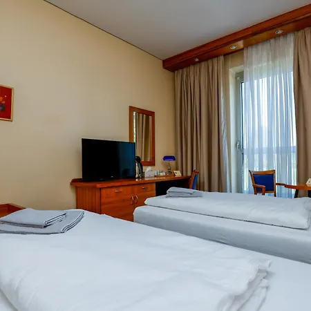 Hotel - Free Parking 4*