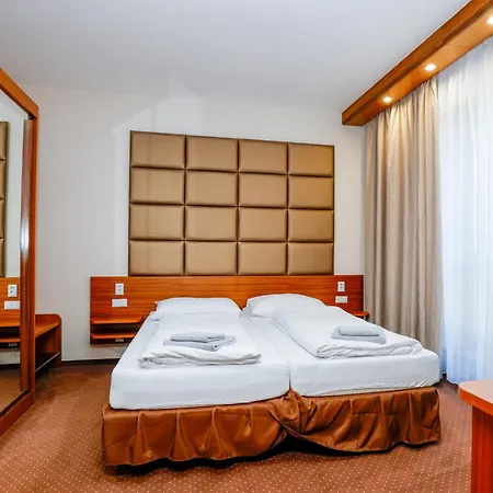 - Free Parking 4*