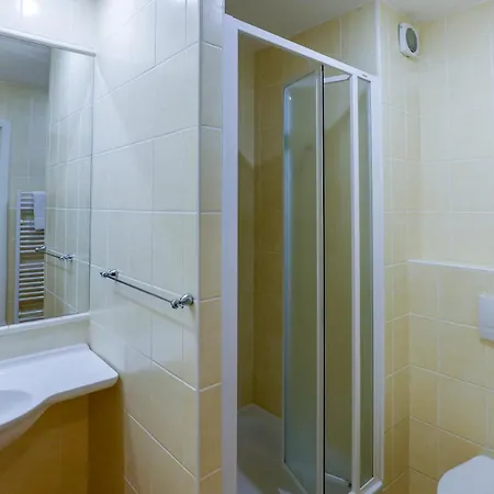 Hotel - Free Parking