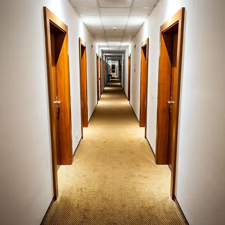 - Free Parking Hotel Opawa
